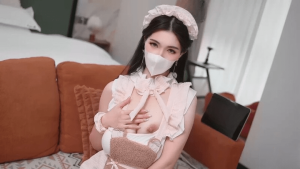小熊女仆温柔侍奉撸茎足交女上位