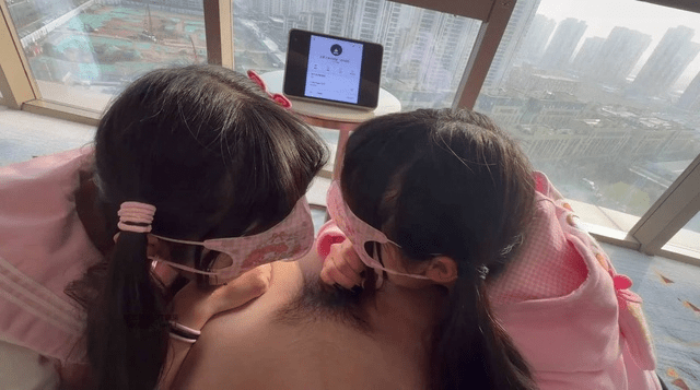 一线天馒头穴两位极品好姐妹性福时光