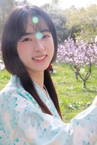 上海可爱女友穿肚兜给你操情绪给满