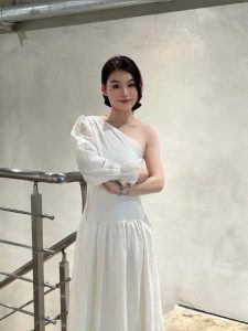 江苏昆山气质时尚人妻上床太反差