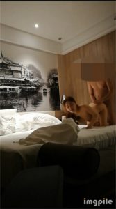 ㊙️性爱流出㊙️万人求档㊙️推特博主DIO约炮闷骚女记者性爱私拍流出 呻吟动听真实 美乳怼操