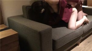 约会出轨人妻露脸闷骚害羞轻熟女姐姐打扮很性感进屋就给按倒扒光干搞出好多白浆内射+极品美乳南航空姐情人节约操沙发上被情人各式爆插 淫叫使劲操 快点干