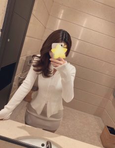 [MP4/ 818M]&nbsp;&nbsp; 顶级美腿人妻，推特平台网红轻少妇 ，夫妻做爱自拍，这么粘稠的白浆，射了射了