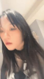 ：[MP4/ 648M]&nbsp; 一群男女开房操逼&nbsp; 连体黑丝妹先上场&nbsp; 开档露奶骑乘抽插&nbsp; 爸爸快操我&nbsp; 特写屁股加快速度爆操 太爽了娇喘连连