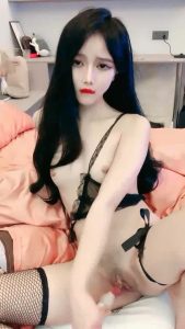 [MP4/ 1.22G]&nbsp;&nbsp;神似鞠婧祎！子媛闭月羞花赛貂蝉无套路不停插小穴