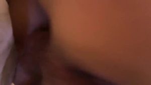[MP4/ 232M] 高颜值娇小老婆玩3P 哪个好吃 都好吃 谁先上 我不想吃了 两根鸡吧轮流着吃 稀毛鲍鱼粉嫩 骚叫很好听 全程露脸