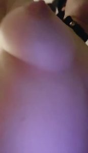 [MP4/ 1017M] 极品尤物乔乔颜值女神下海！黑框眼镜麻花辫！全裸身材超棒，掰开粉穴，自摸揉搓流白浆