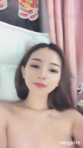 [2DF2]【精品国产】和女友的闺蜜偷情 中途还让这个骚货给她[MP4/253MB][BT种子]