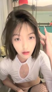 04藝校學生 現在的學生情侶會玩，直播给各位老铁表演福利。