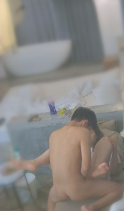[MP4/2.94G]6-25流出酒店海景房偷拍歇斯底里傲娇小美女~插进去就老实了