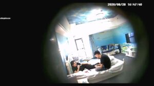 [MP4/1.2G]8-28经典酒店偷拍 风骚女友主动骑上男友大鸡巴插的很深，连续干炮不疲惫