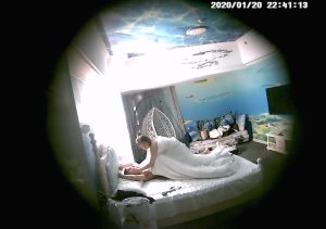 1-20经典酒店偷拍 温柔美女和男友开房 无套各种姿势换着操了20多分钟最后射到肚子上