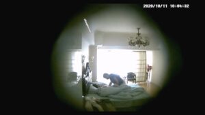 [MP4/327MB]10-10经典酒店偷拍 淑女类型眼镜女孩和男友来一场激烈晨跑在其床