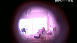 [MP4/294MB]4-10经典酒店偷拍 开钟点房做爱的情侣，小美女被草的一直淫叫很爽