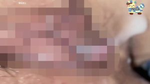 [MP4/ 861M] 会玩乐器的两个学院白虎萝莉，小短腿和黑丝大长腿JK姐妹！