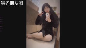 外甥和舅妈剧情乱伦看小舅妈在台上发表讲话的骚样忍不住吃完饭和她去清洁房杂物间干一炮