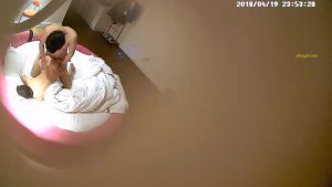 [MP4/648MB]4-2经典酒店偷拍 天生骚货被男友操到多次高潮抽搐