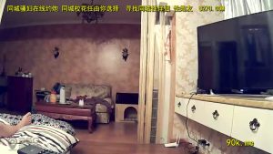 [MP4/ 466M] 黑客破解家庭水滴摄像头偷拍豪宅里很能折腾的有钱淫看女主吹箫的样子很像香港女星杨XX