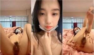 青春无限,甜美气质学生妹,身材苗条修长,这就青春的味道,单身公寓寂寞聊