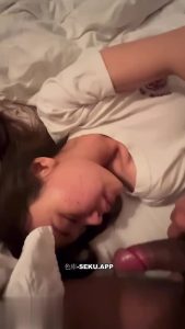 [MP4/ 65M] 湖南长沙香樟路某中学 刘某 利用班主任身份强迫学生啪啪 拍下视频长期玩弄
