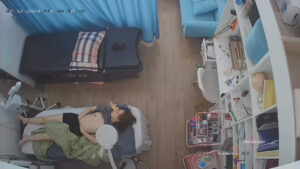 黑客破解美容院摄像头偷拍❤️金钱加持下 老板娘彻底沦陷被油腻大叔任意玩弄老板娘是真骚