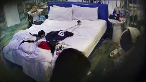 [MP4/ 595M]&nbsp;&nbsp;酒店偷拍精品校园嘻哈时尚美女和精壮男友啪啪续集这次比上次更猛撞击力度更大小仙女被操的不要的