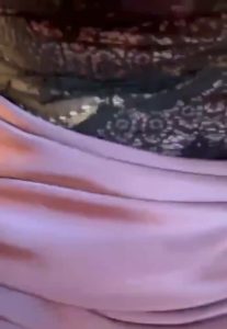 [MP4/ 365M] 大神酒店卫生间露脸爆操极品黑丝女友