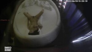 [MP4/572MB]6-23经典酒店偷拍 美女张开双腿求大屌狠狠草自己，高潮来了多次