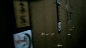 [MP4/ 434M] 澡堂子内部员工一路游走偷拍多位美女洗澡、搓背、换衣服