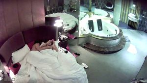 [精压版]360破解情趣酒店年轻美女和男友玩颜面骑乘 这下玩爽了洗完澡再来一炮