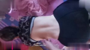 [MP4/ 701M] 岳母终究没守住底线 在女儿婚房与女婿爱爱 荒废多年的逼重出江湖