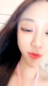 [MP4/ 1.04G] 无毛白虎极品骚浪贱被大哥干的叫爸爸，全程露脸深喉口交大鸡巴，各种体位爆草抽插