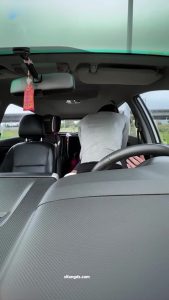 [MP4/ 1.54G] 2025新流，极品淫妻Gigi橘妹付费作品，与铁粉大哥路边激情车震，无套呻吟声是亮点