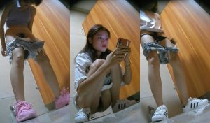 ☀【精品厕拍】商场女厕脸穴同框近景偷拍，多位长腿美女方便，嘘嘘没拿纸，完事抖一抖屁股(7V)