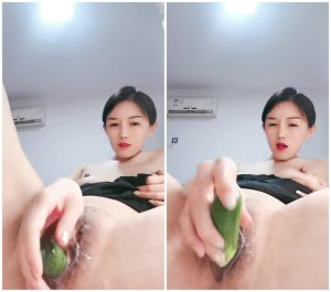 性感空姐下海直播，全程露脸颜值很高，敞开骚穴对着镜头自慰