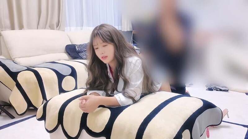 看着儿子女儿们写作业被外甥背后深插